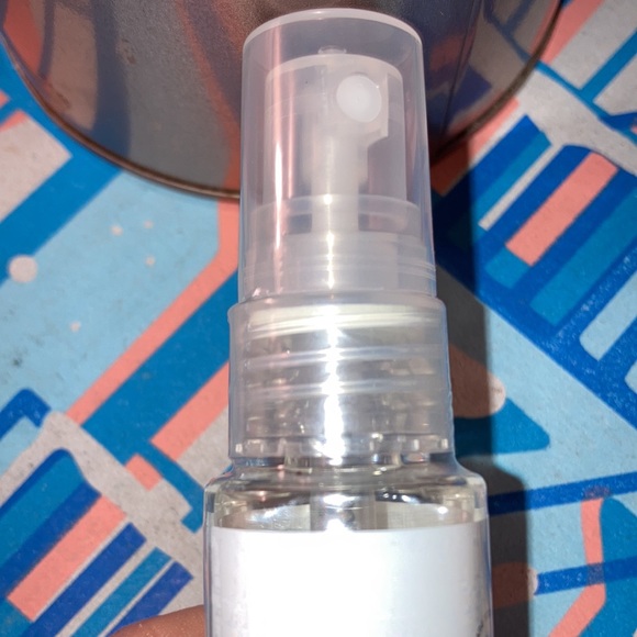 🆕❤️PERFECT SHINE OIL MIST Color and Heat Protection Smells YUMMY!! - Picture 3 of 6